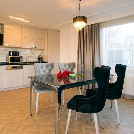3 Bedroom Exclusive Uskudar Istanbul